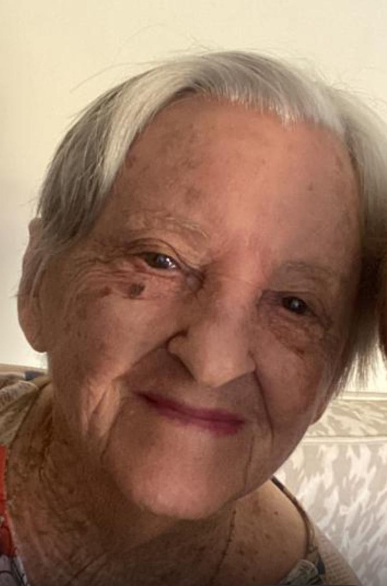 IRIA GRABOSKI ALBANEZ